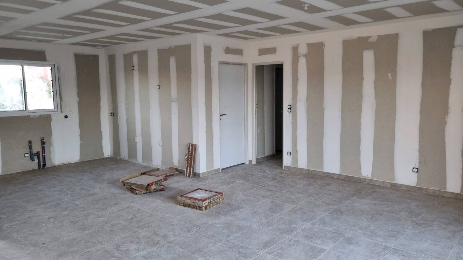 Installation Électrique dans une villa individuelle à Cheval Blanc avec AZUR CONSTRUCTION 