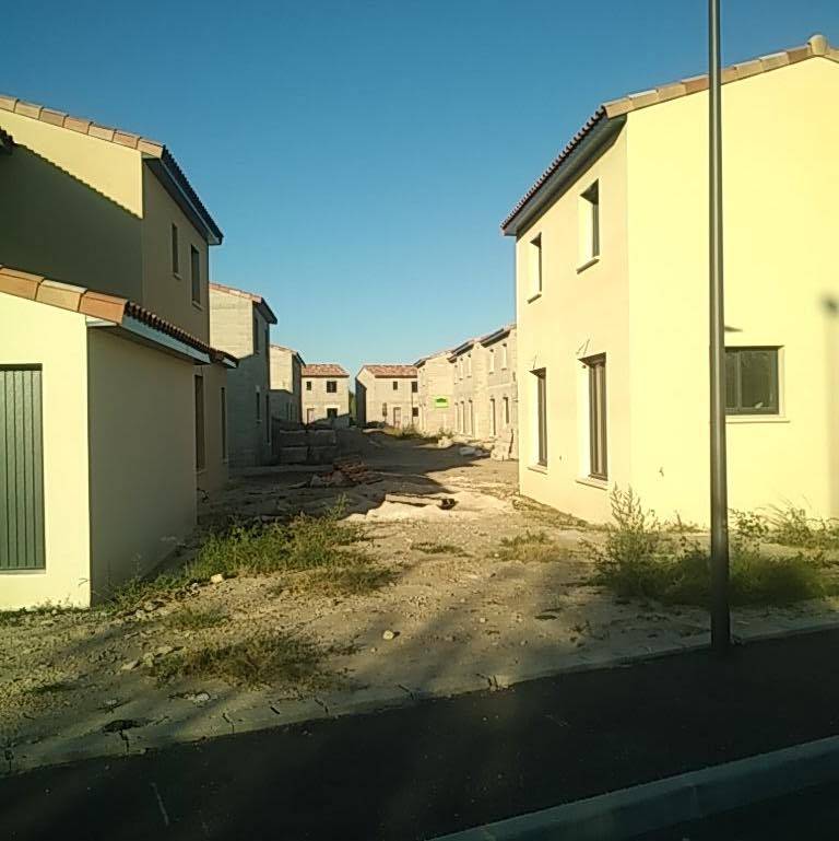 Réalisation des réseaux électriques de 39 logements dans un lotissement à Arles
