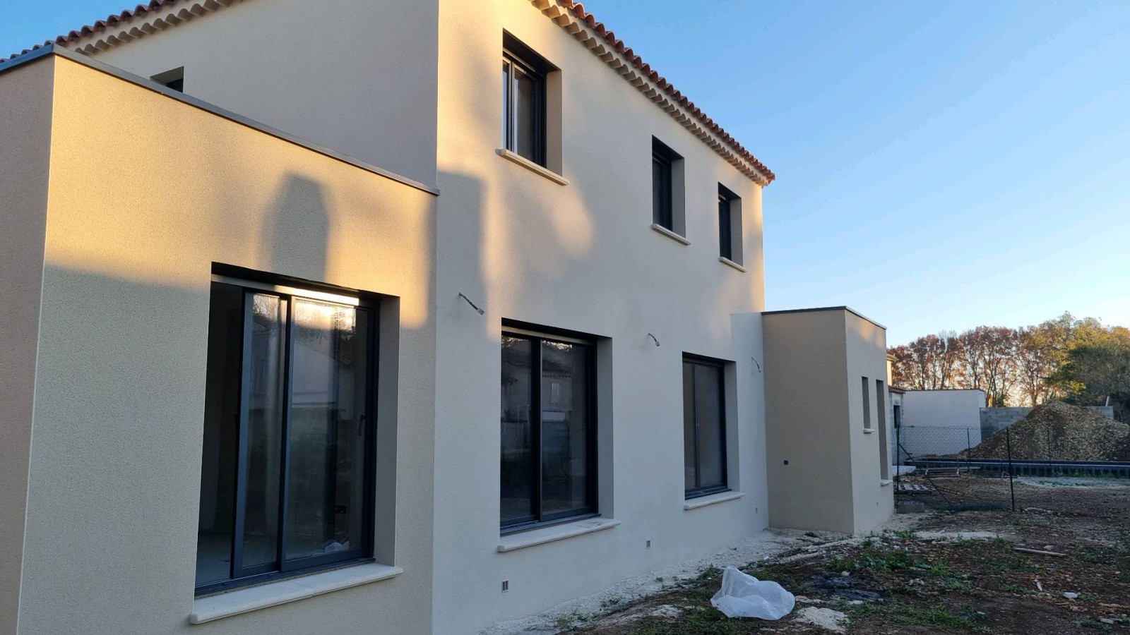 Création des réseaux électriques en courant fort et courant faible pour une villa individuelle neuve à Caphan