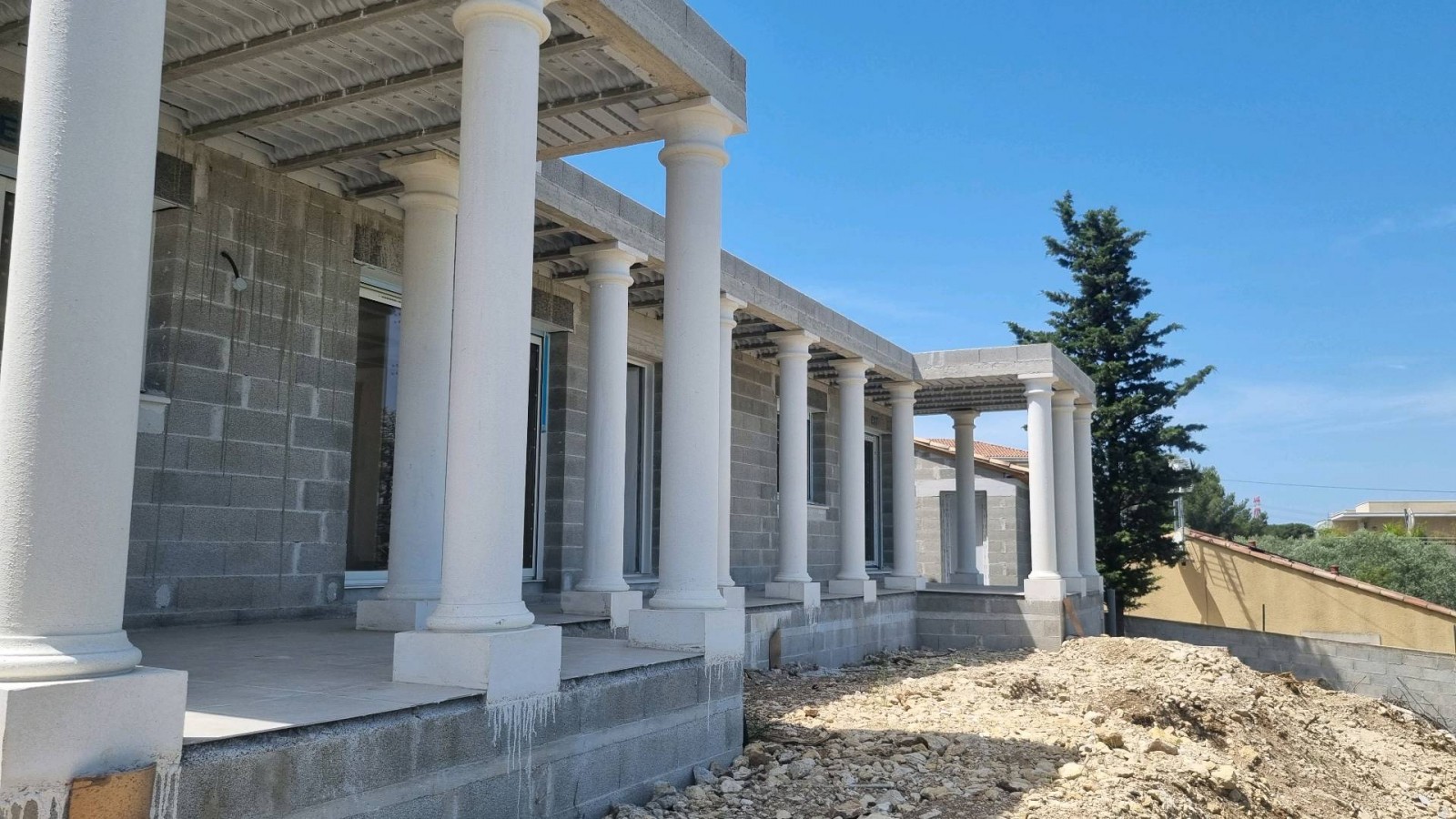 Installations électrique dans une villa à Martigues en collaboration avec le constructeur VILLAS DE LIVIA