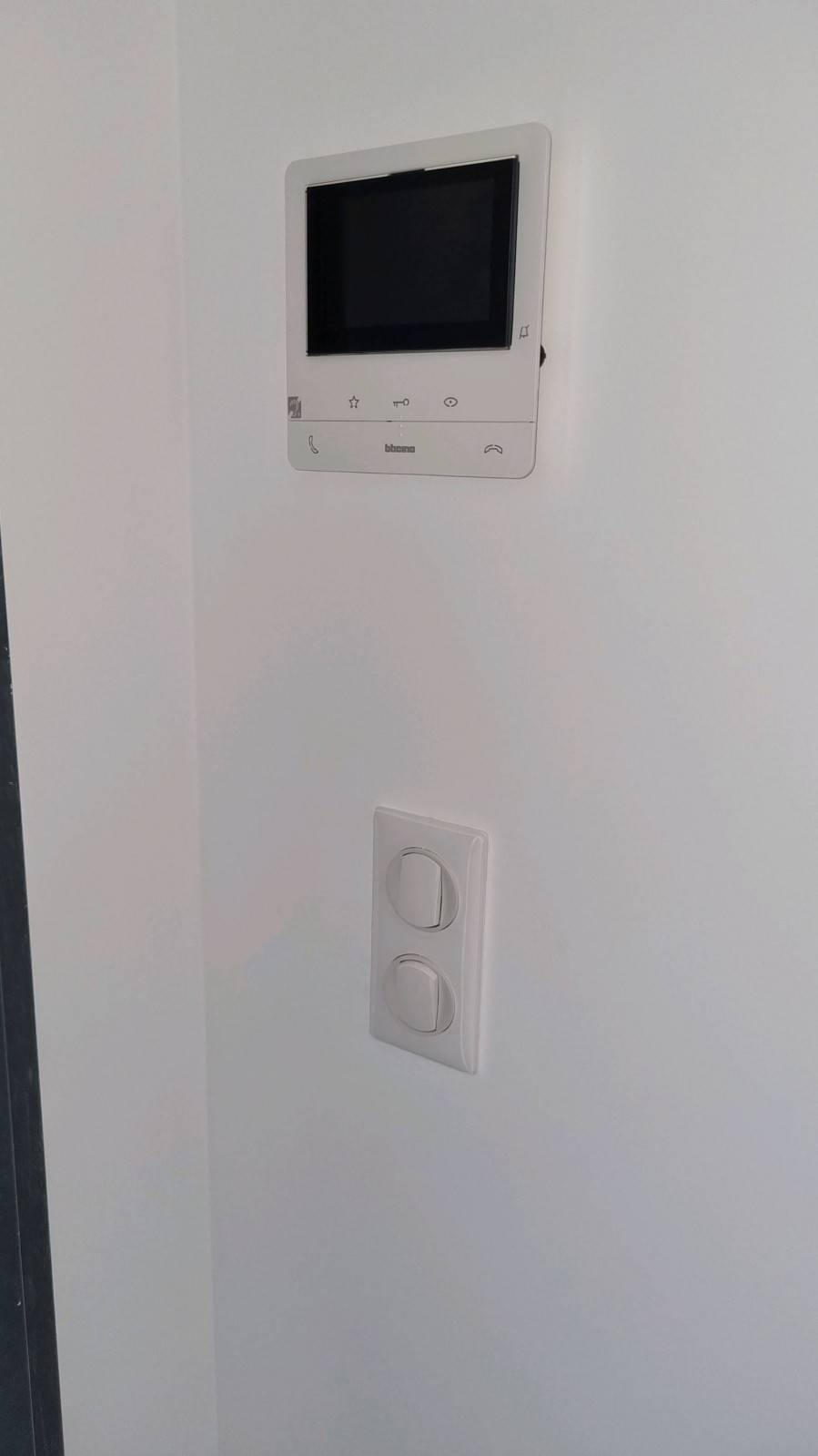 Electricien pour installation de système de visiophonie en villa individuelle ou copropriété sur Aix en Provence
